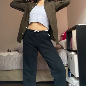 Khaki green buttoned up plaid long sleeve size small

 #greenlonglseeve #h&m